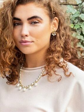 Plunder Gold and Pearl Floral Drop Necklace and Earrings Set